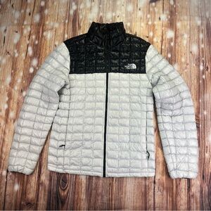 The North Face Black and Gray Men’s Jacket 
Size Small